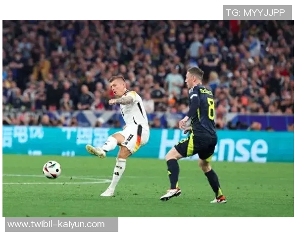 戴维斯杯总决赛：比利时揭幕战零封法国，首先跻身四强